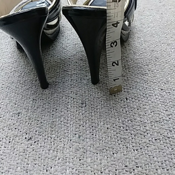 NWOT Black with Gold Trimmed Heels - Picture 5 of 7